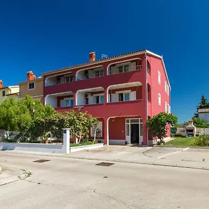 apartments-boris-fazana.pula-hotels.org/